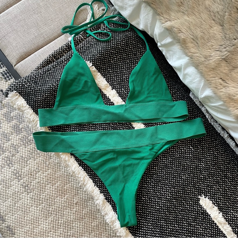 Frankie’s Bikinis like new green bikini set